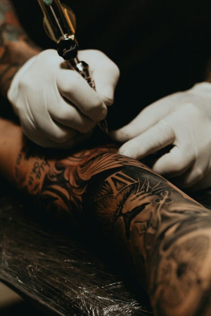 Fine Line Tattoos in the United States: Why They Stay So Popular